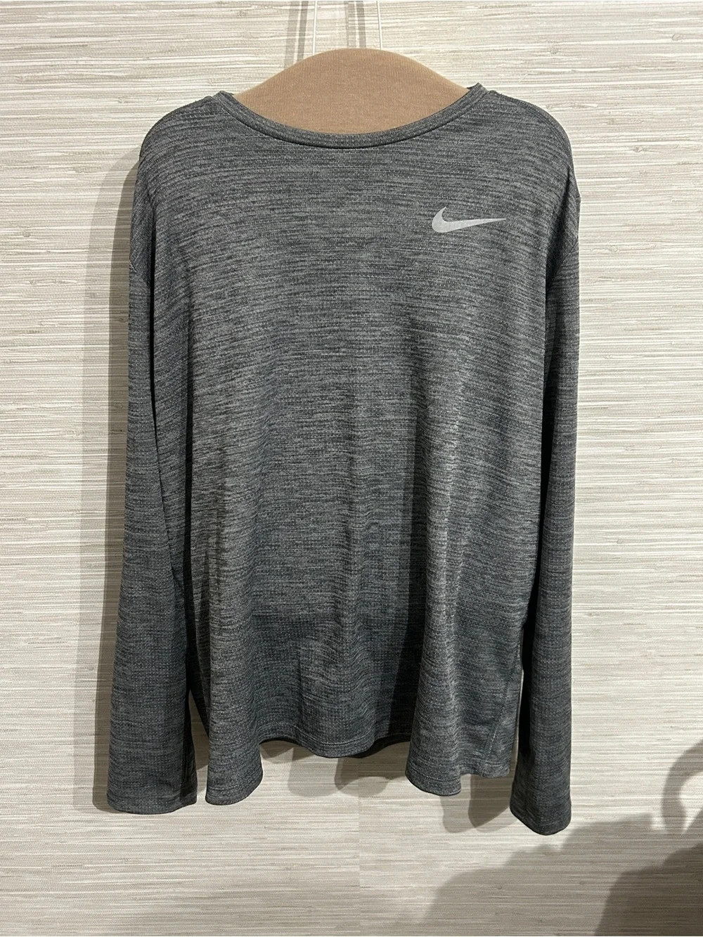 Nike Dri-FIT Running Long Sleeve Shirt Men’s XL Heather Gray Athletic